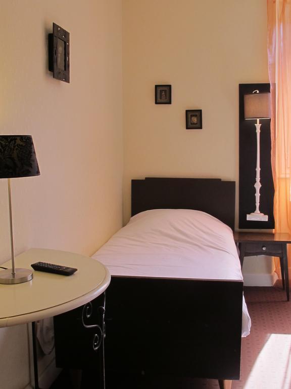 Logis Deshors-Foujanet Hotel Chamboulive Exterior foto