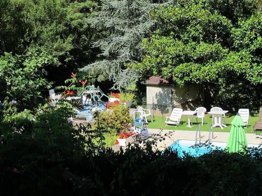 Logis Deshors-Foujanet Hotel Chamboulive Exterior foto