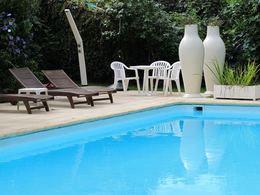 Logis Deshors-Foujanet Hotel Chamboulive Exterior foto