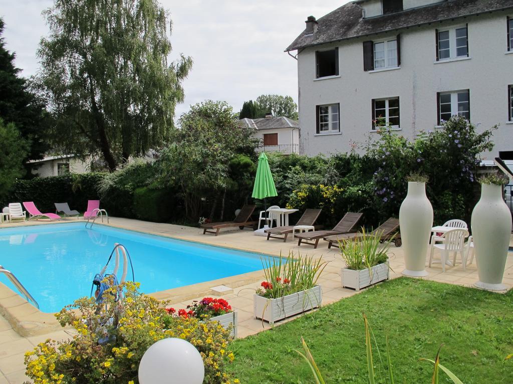 Logis Deshors-Foujanet Hotel Chamboulive Exterior foto